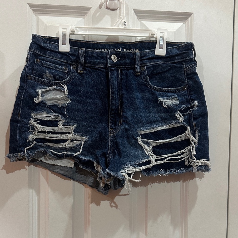 NWOT American Eagle Outfitters Women's Ripped Jean Shorts - Dark Blue size 8